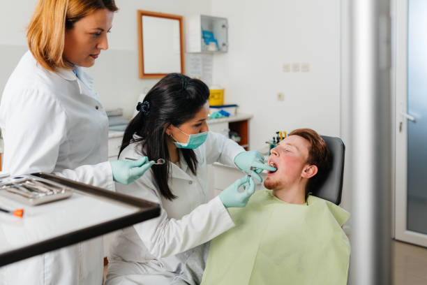 Best Cracked Tooth Emergency Dentist  in Tulare, CA